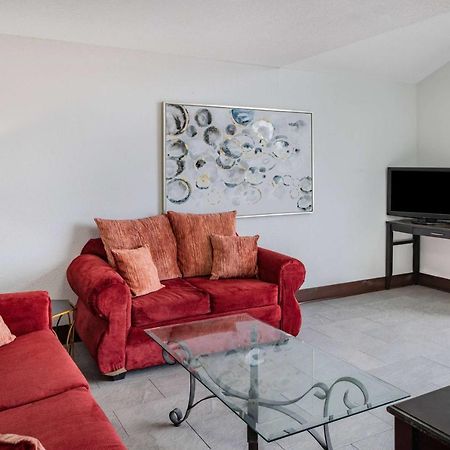 Hotel Super 8 By Wyndham Pensacola Esterno foto