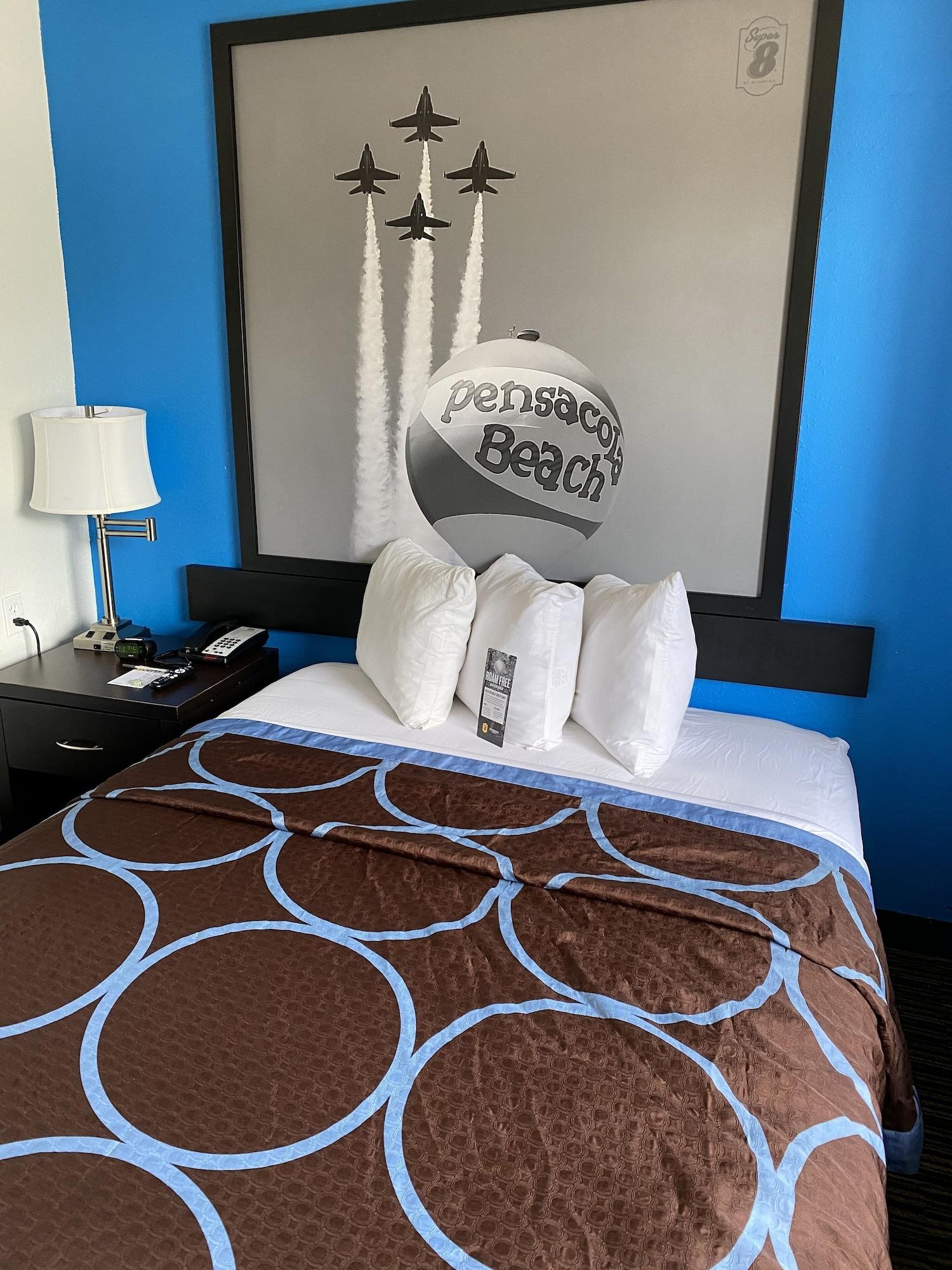 Hotel Super 8 By Wyndham Pensacola Esterno foto
