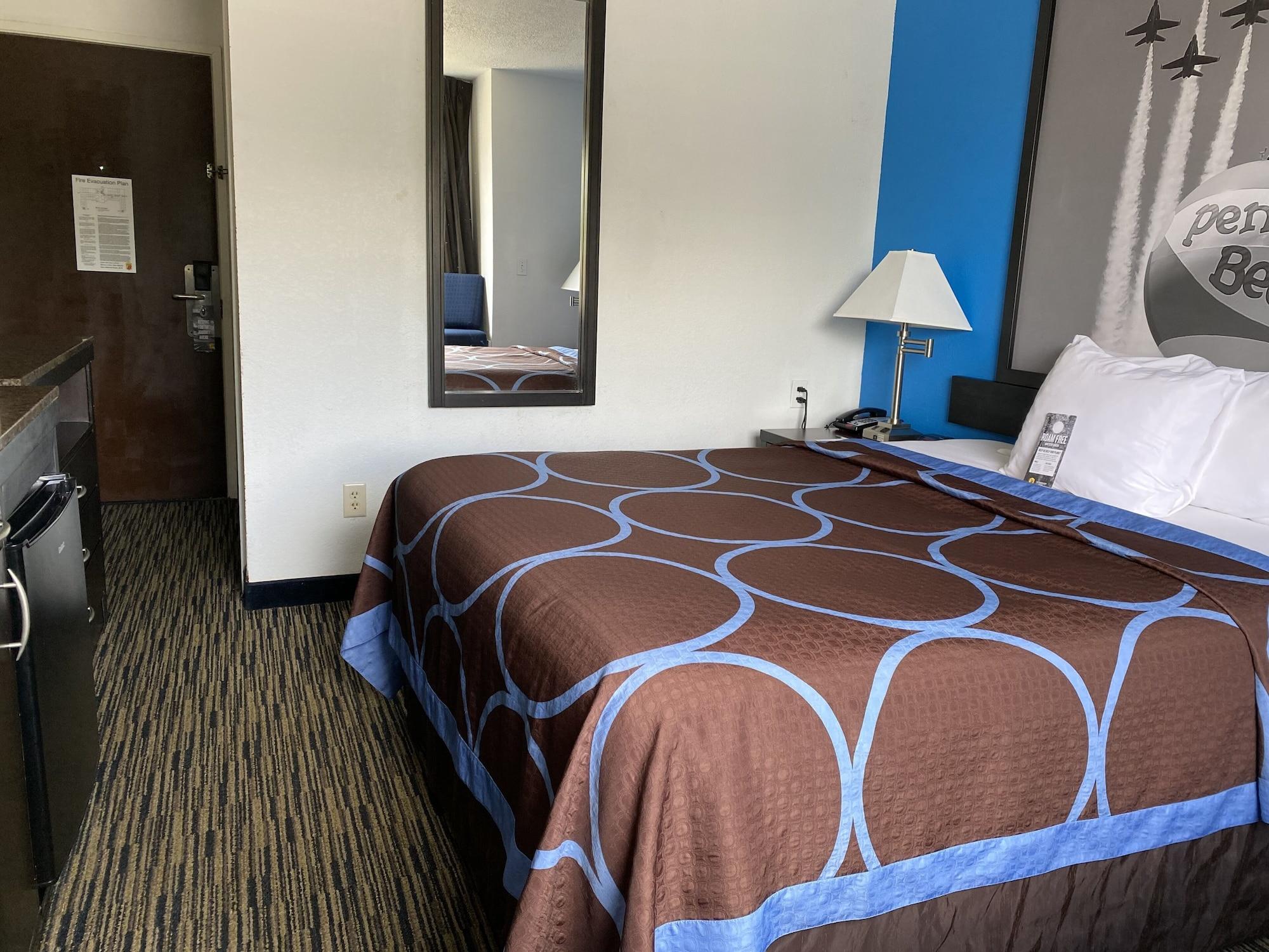 Hotel Super 8 By Wyndham Pensacola Esterno foto