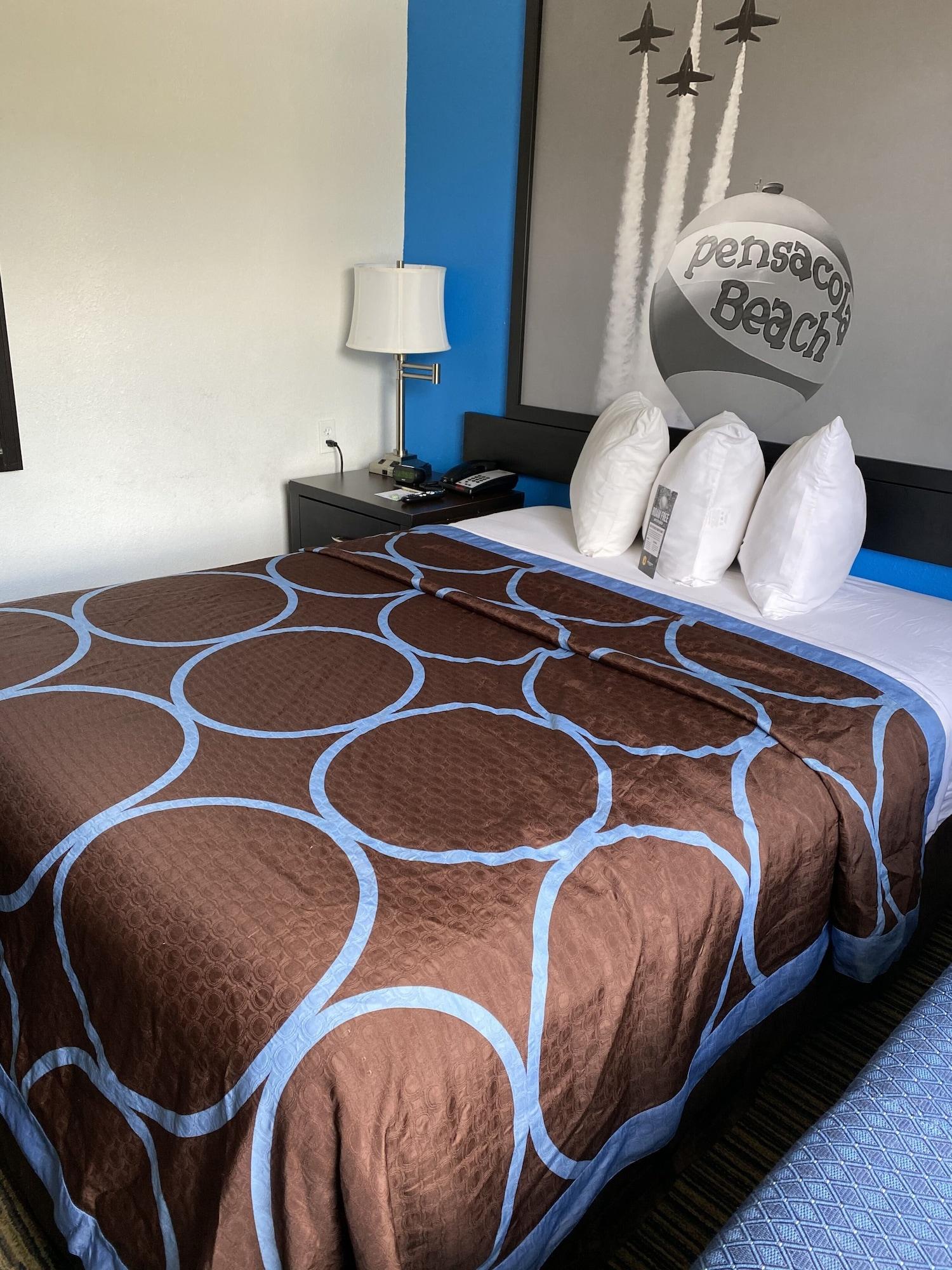 Hotel Super 8 By Wyndham Pensacola Esterno foto