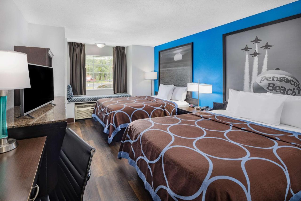 Hotel Super 8 By Wyndham Pensacola Esterno foto