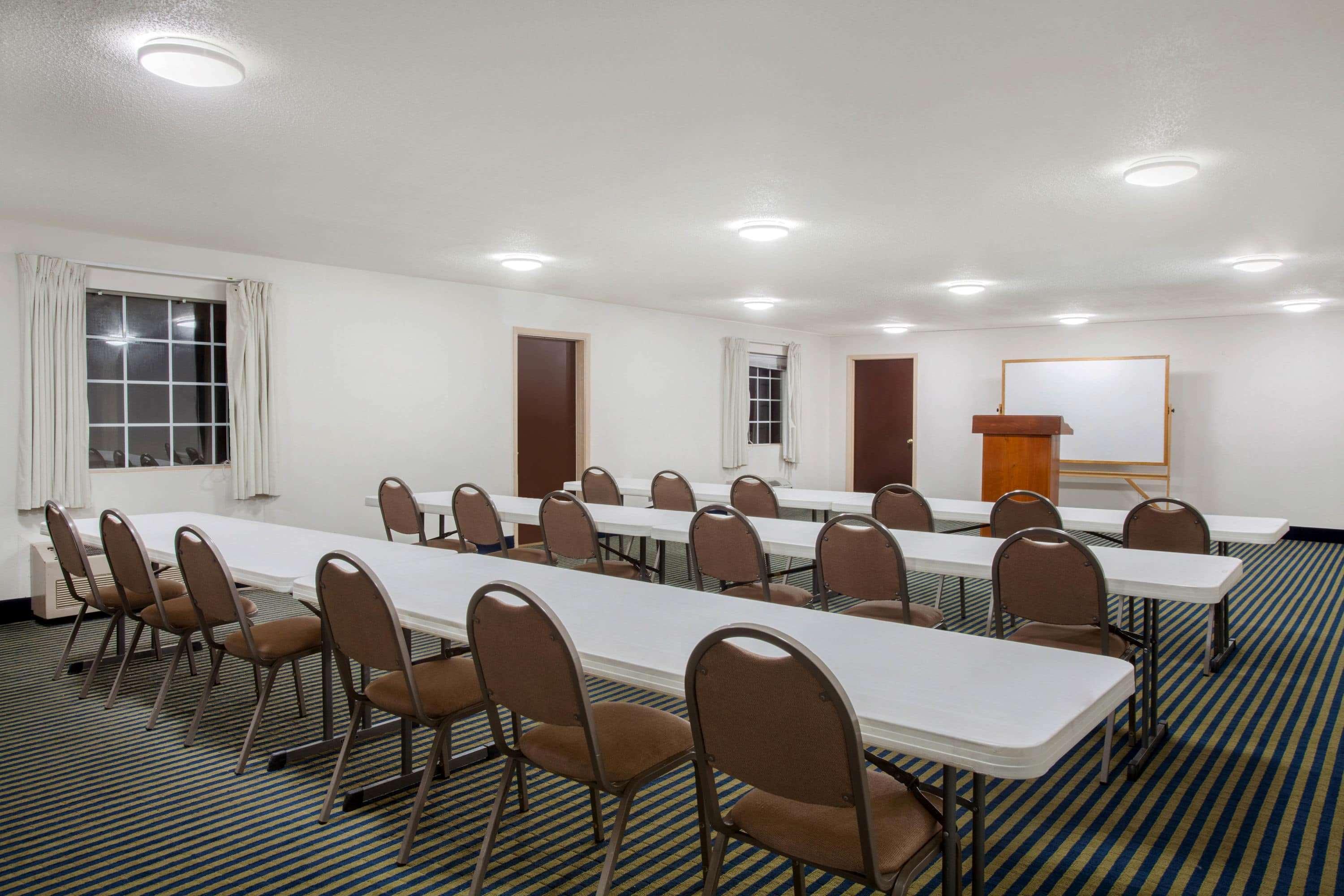 Hotel Super 8 By Wyndham Pensacola Esterno foto