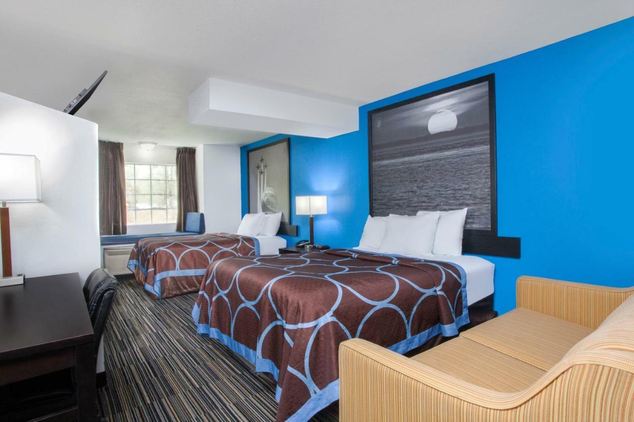 Hotel Super 8 By Wyndham Pensacola Esterno foto